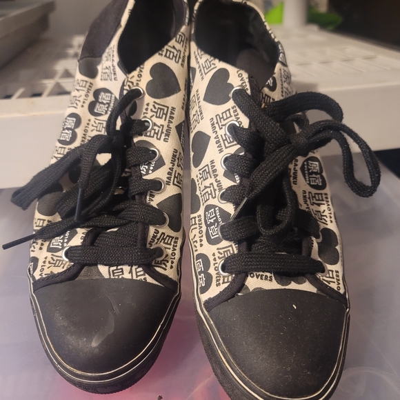 Harajuku Lovers Shoes - Harajuku Lovers black white shoes 8.5